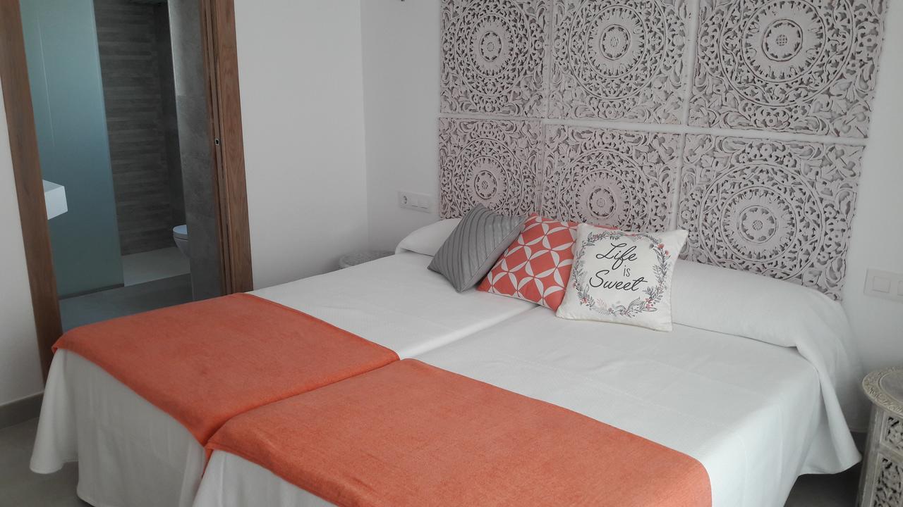 Hostal Cervantes Playa Garrucha Exterior photo